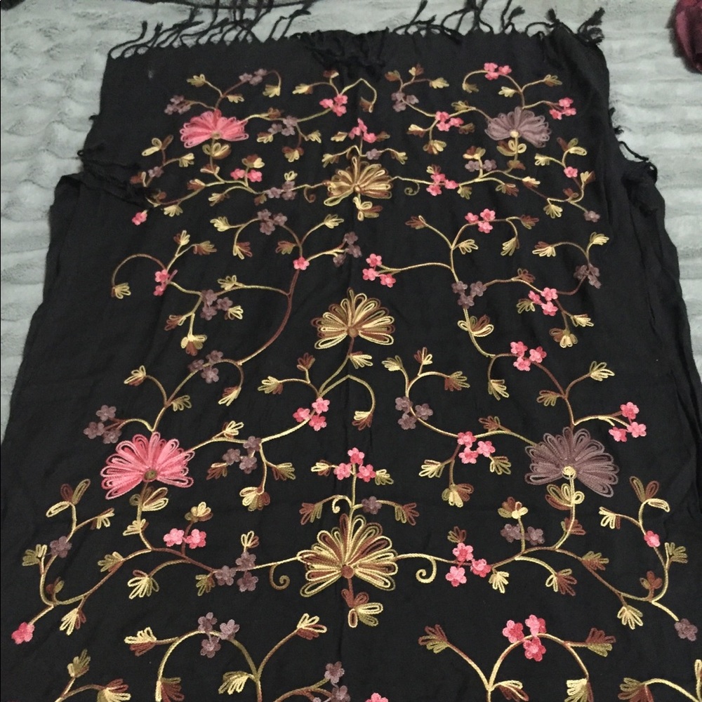 🏡Embroidery winter scarf wrap